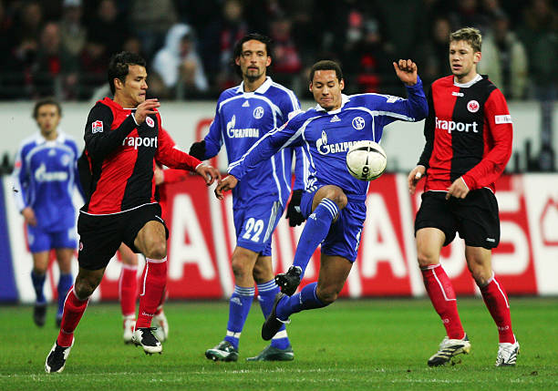 及年轻门将 及年轻门将